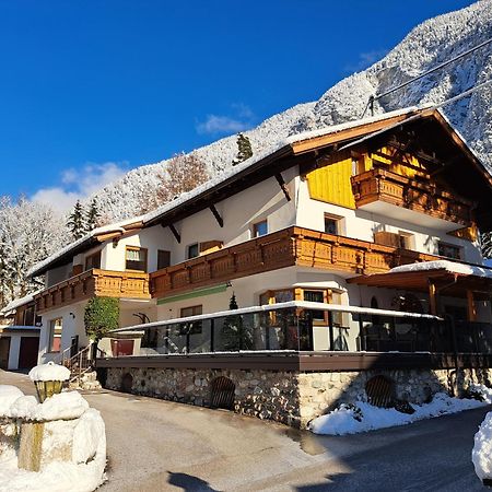 Hotel Gaestehaus Almrausch, Ferienanlage Mit Pool à Nassereith Extérieur photo