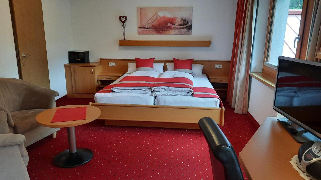 Gaestehaus Almrausch, Ferienanlage Mit Pool Nassereith Extérieur photo