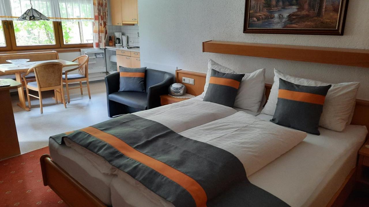 Gaestehaus Almrausch, Ferienanlage Mit Pool Nassereith Extérieur photo