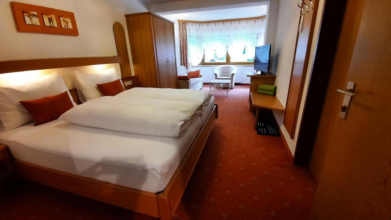 Gaestehaus Almrausch, Ferienanlage Mit Pool Nassereith Extérieur photo
