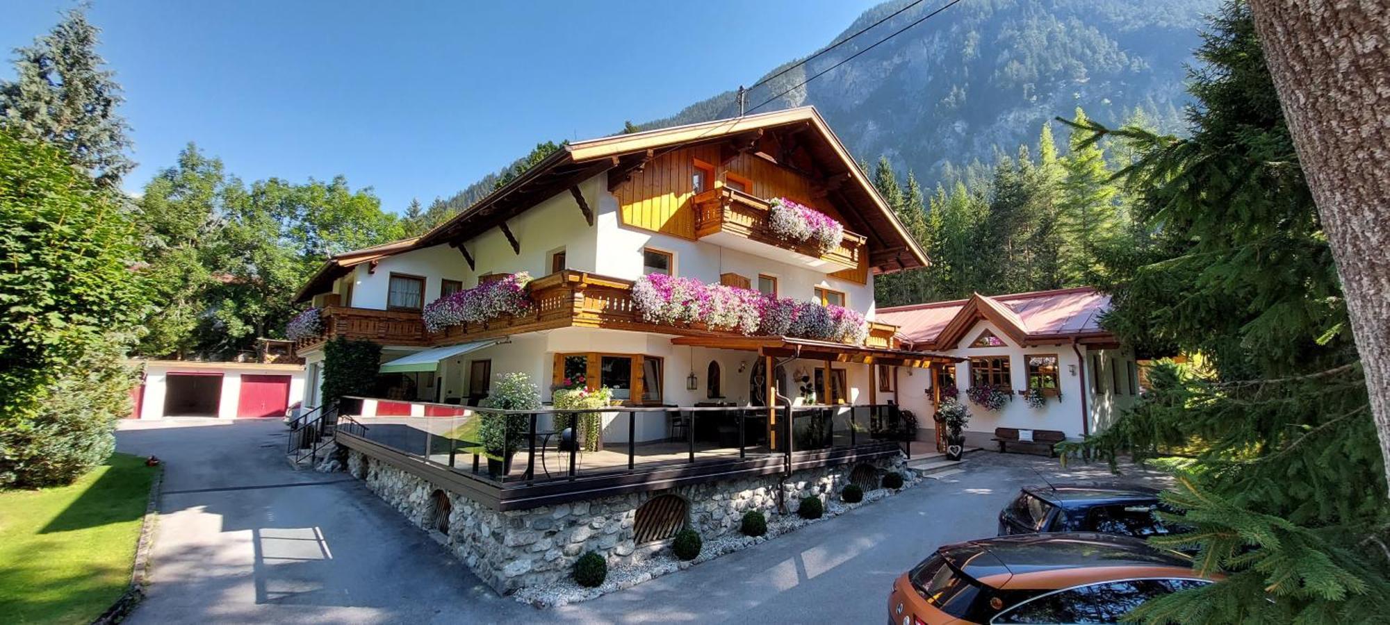 Gaestehaus Almrausch, Ferienanlage Mit Pool Nassereith Extérieur photo