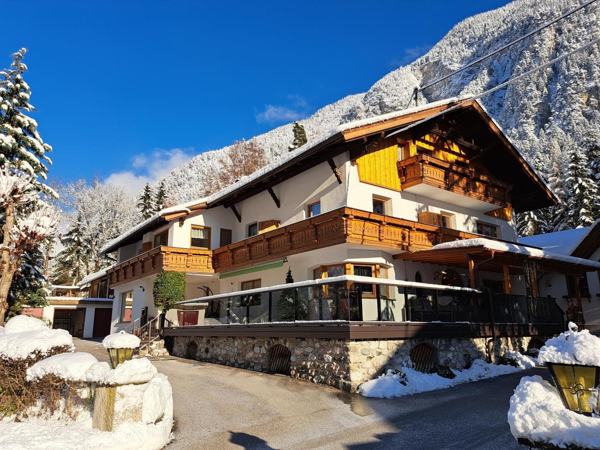 Hotel Gaestehaus Almrausch, Ferienanlage Mit Pool à Nassereith Extérieur photo