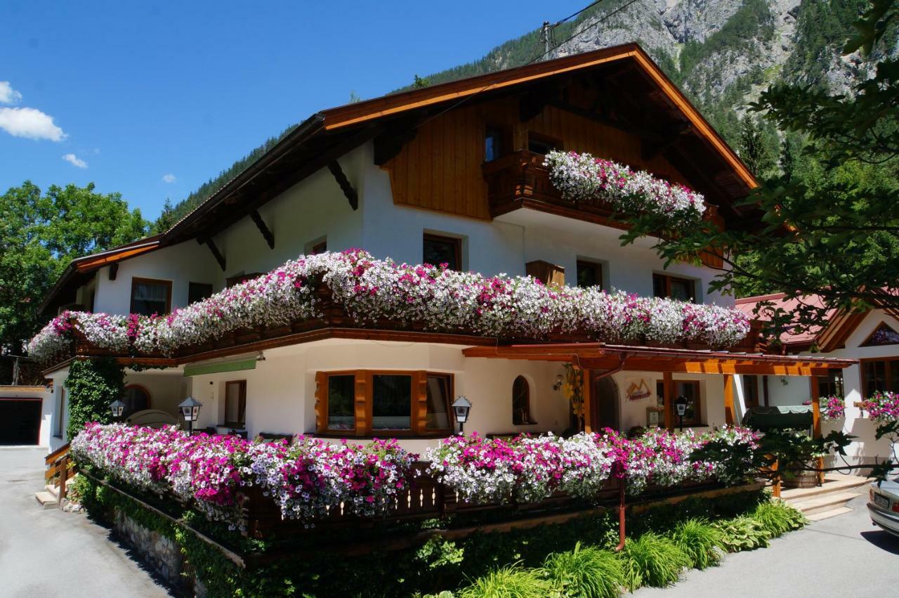 Hotel Gaestehaus Almrausch, Ferienanlage Mit Pool à Nassereith Extérieur photo