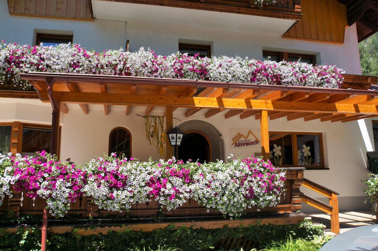 Gaestehaus Almrausch, Ferienanlage Mit Pool Nassereith Extérieur photo