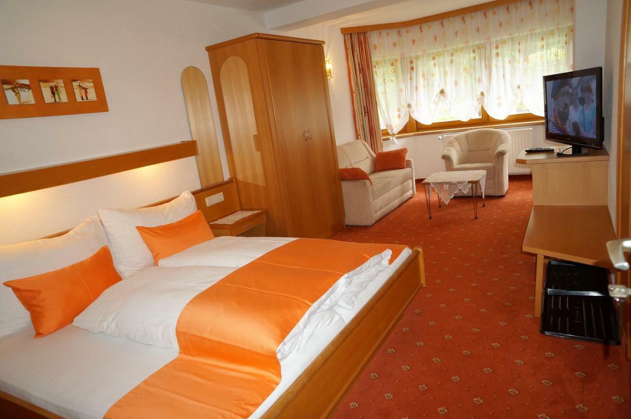 Gaestehaus Almrausch, Ferienanlage Mit Pool Nassereith Extérieur photo