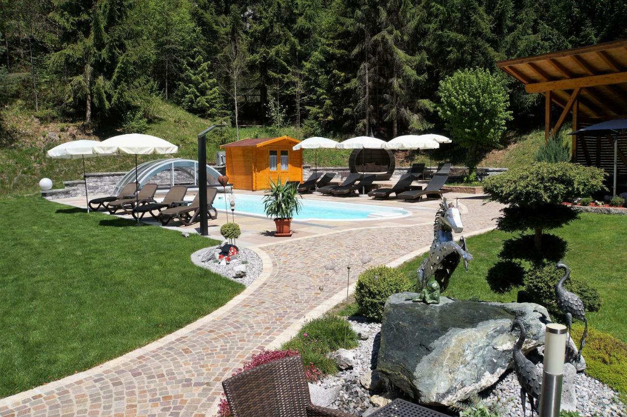 Hotel Gaestehaus Almrausch, Ferienanlage Mit Pool à Nassereith Extérieur photo