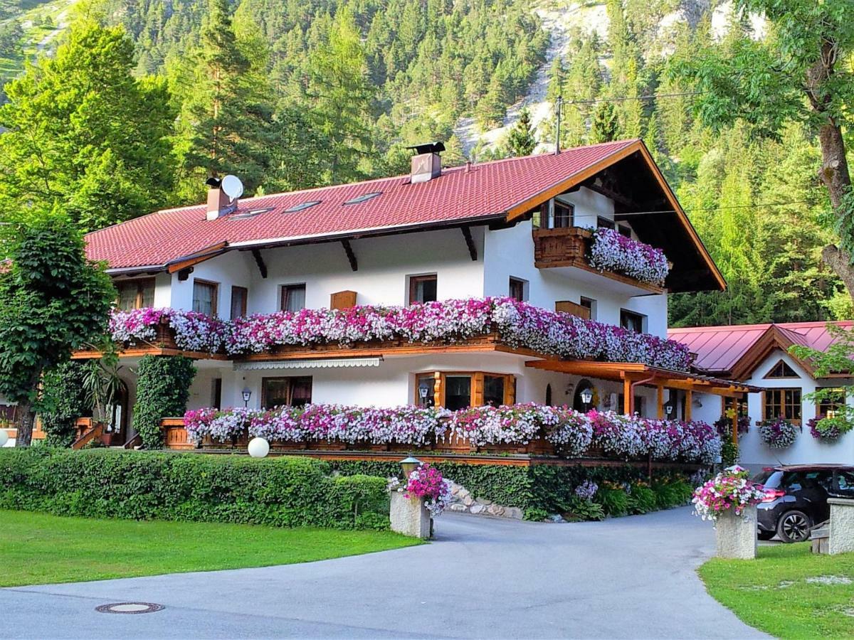 Gaestehaus Almrausch, Ferienanlage Mit Pool Nassereith Extérieur photo
