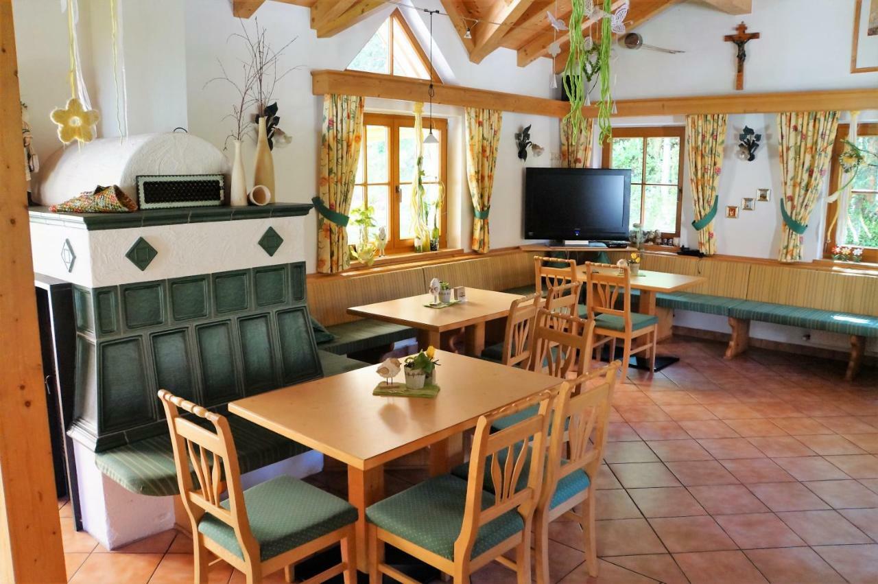 Gaestehaus Almrausch, Ferienanlage Mit Pool Nassereith Extérieur photo