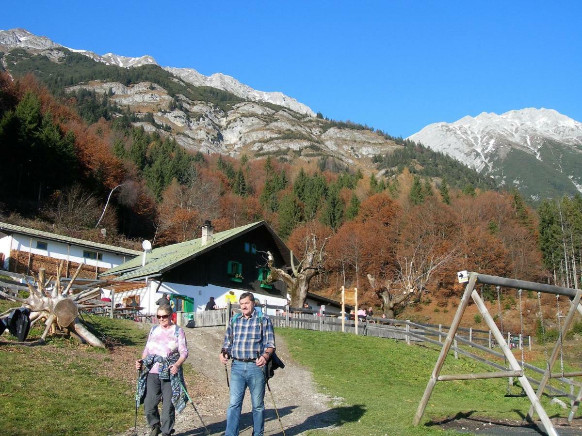 Hotel Gaestehaus Almrausch, Ferienanlage Mit Pool à Nassereith Extérieur photo