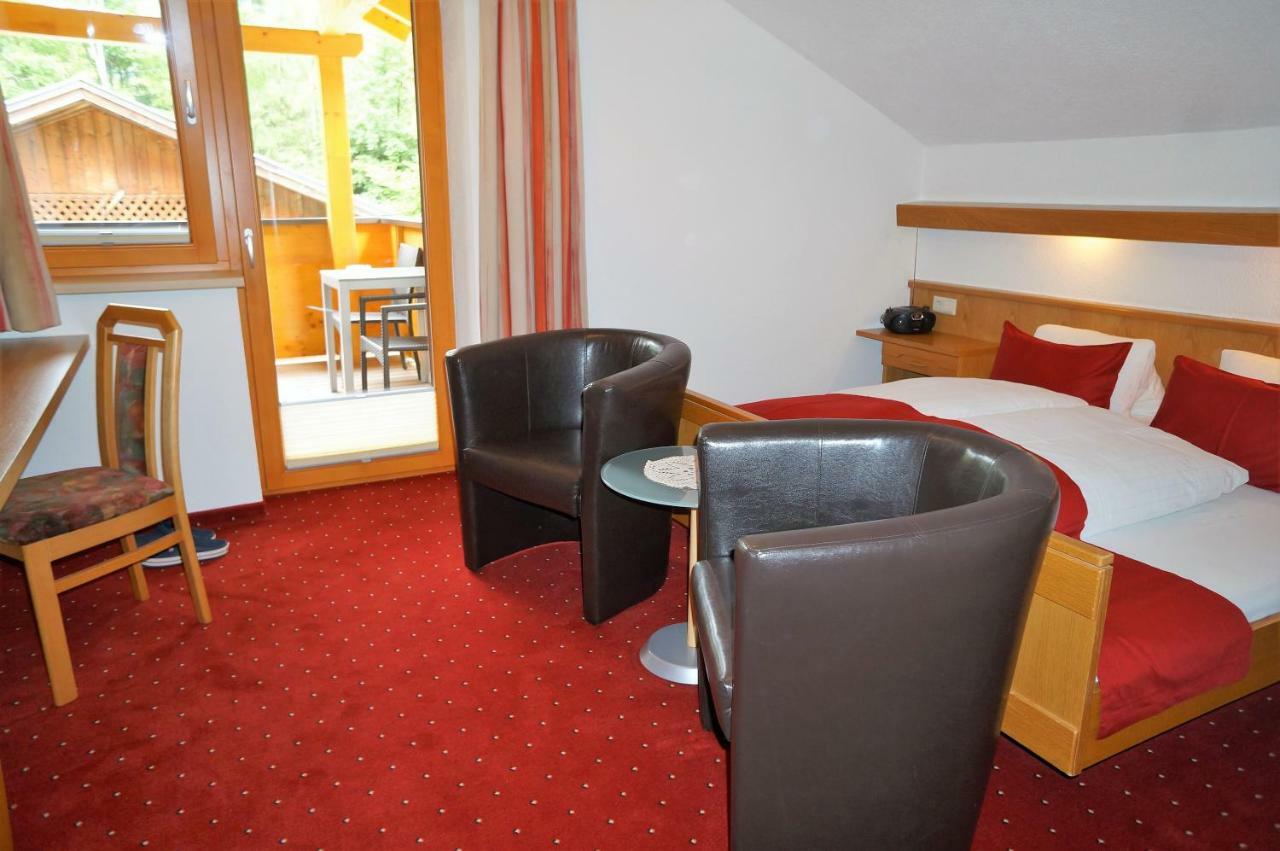 Gaestehaus Almrausch, Ferienanlage Mit Pool Nassereith Extérieur photo